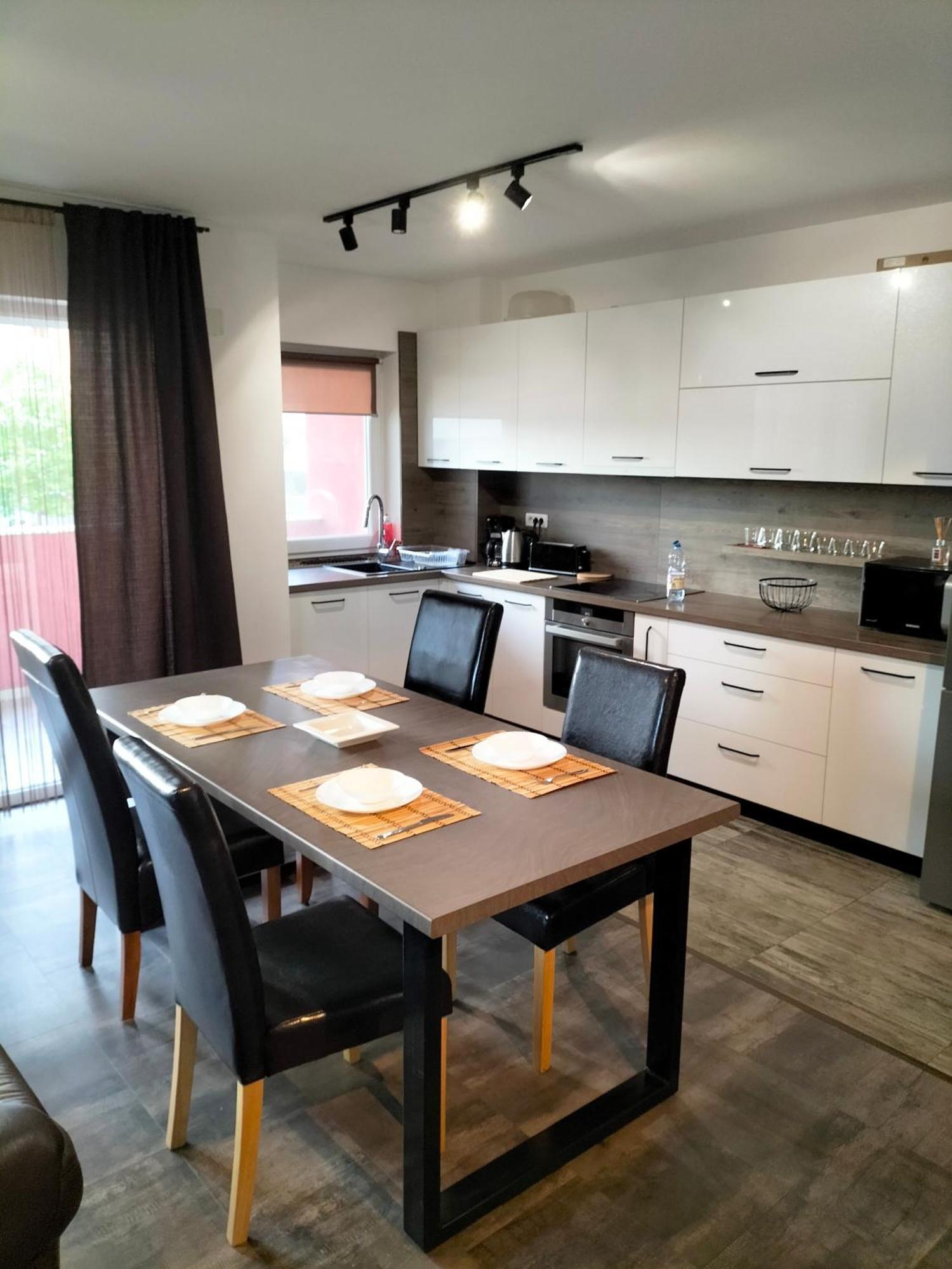 Ferienwohnung Lotus Area On Oradea Exterior foto